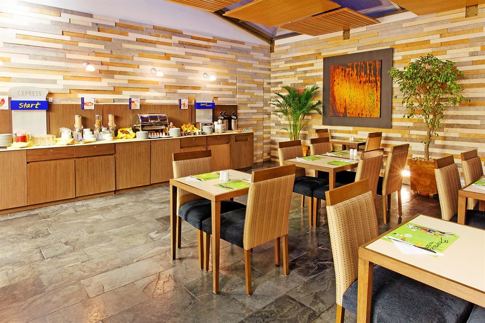 Holiday Inn Express Bogota - Parque La 93 By Ihg Restauracja zdjęcie